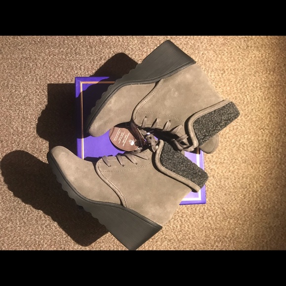 🆕 White Mountain {KOKO} Suede Wedge Heel Faux Fur Lined Booties - Picture 7 of 15